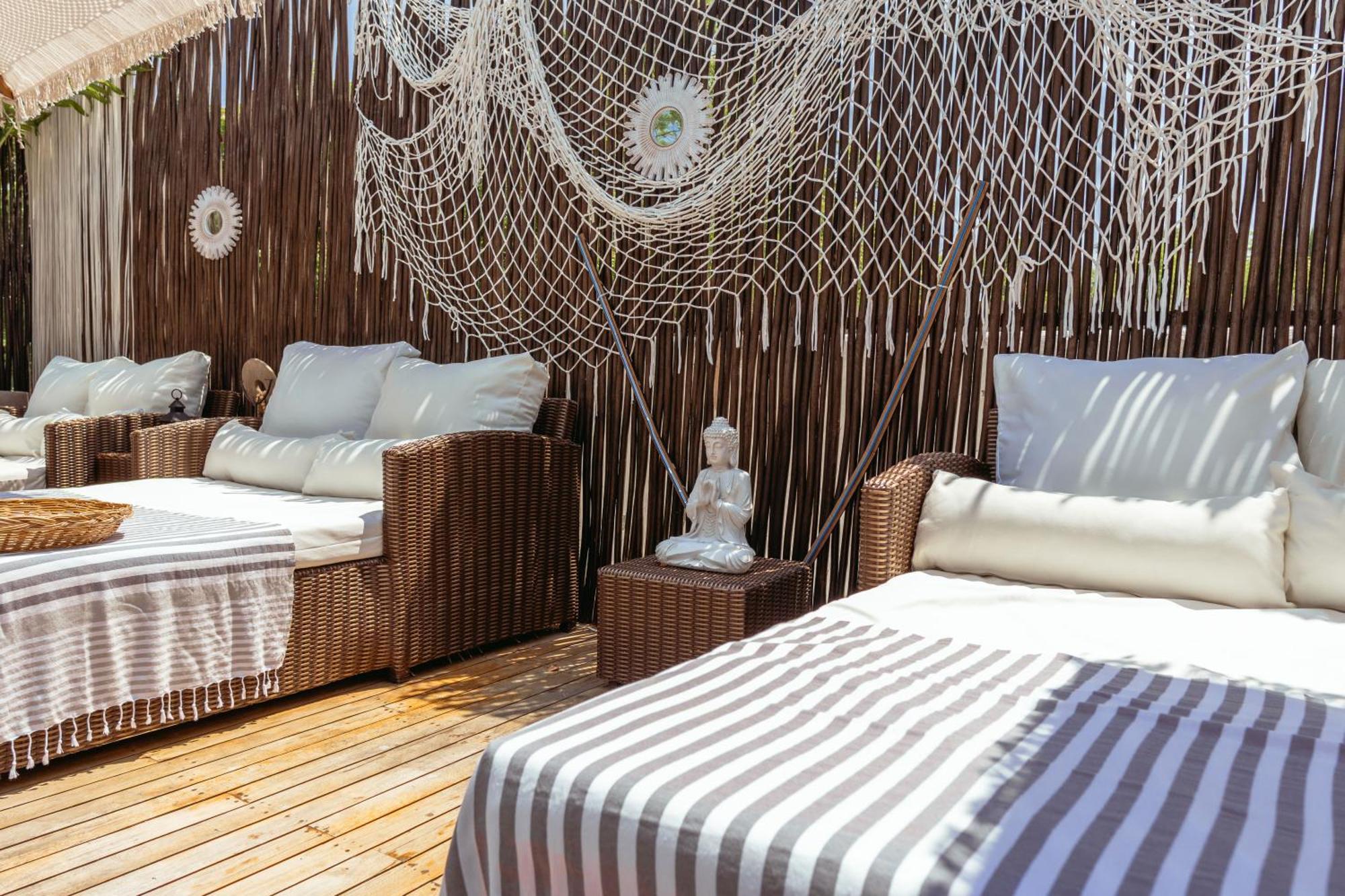 Bora Bora Beach Club & Hotel Isla Grande  Exteriör bild