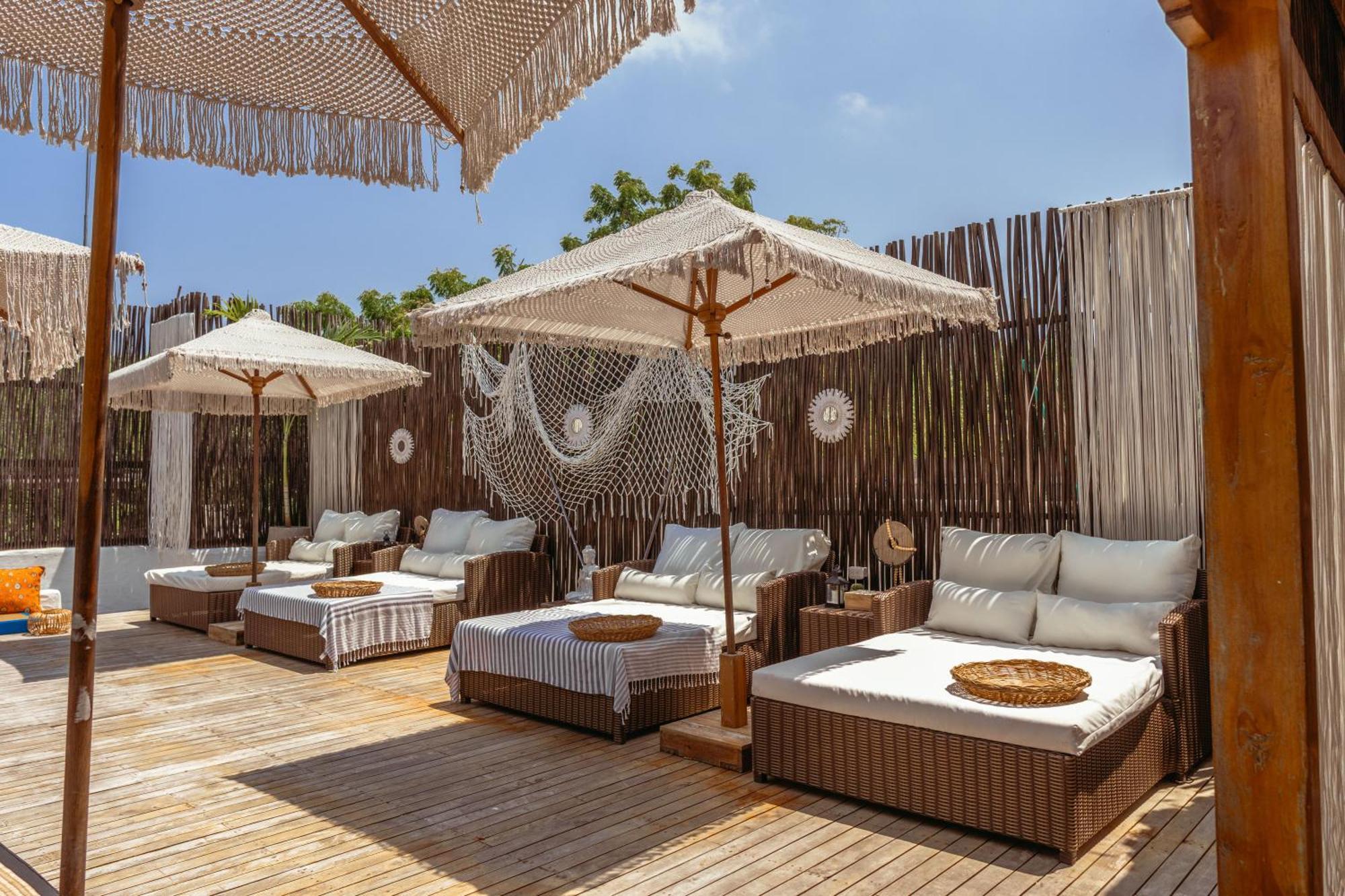 Bora Bora Beach Club & Hotel Isla Grande  Exteriör bild